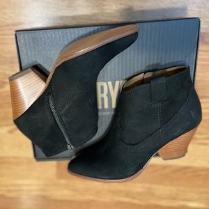 New in Box Frye Women’s Black Rory Bootie - Size 7